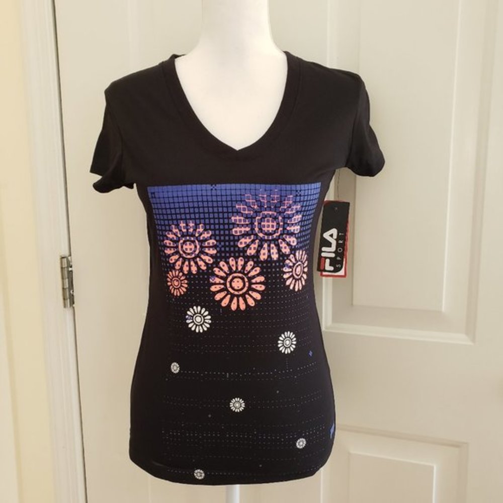 NWT Fila Sport Women's Wicking Shirt Size Small